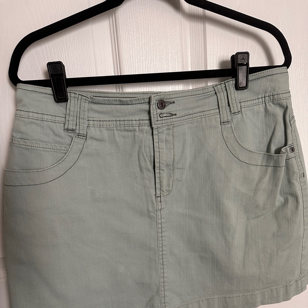 Gloria Vanderbilt skort